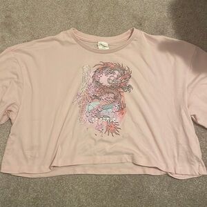 Light pink dragon crop top 🐉